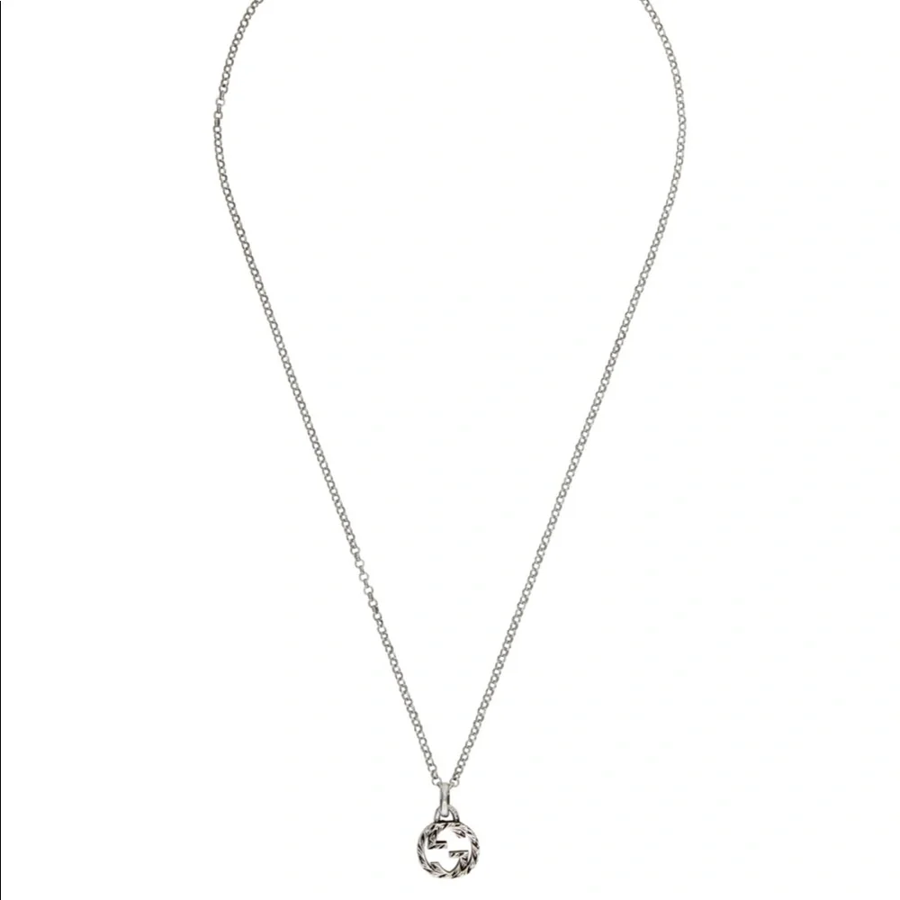 Beautiful Gucci necklace. Excellent condition with original box. - Picture 4 of 6